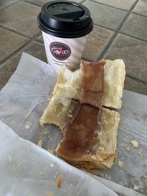 Pastelito de guayaba-Lacking guava filling. They use to add more guava, this is all pastry puff. Such a shame.