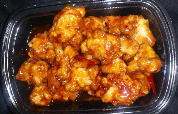 I love the General Gou chicken here, it's made w all white meat and has a nice spicy kick to the glaze, not too overwhelming. YUM