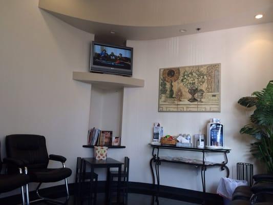 Waiting area nice and clean. You can watch tv or read up to date magazines, also enjoy the free snacks and water