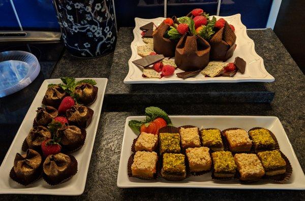 Beggars purses and petit fours