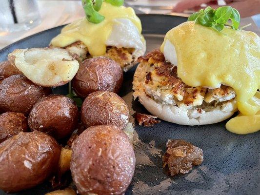 Crab cake Benedict