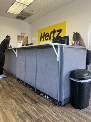 Hertz Car Rental - Scottsdale - Motor Mile HLE