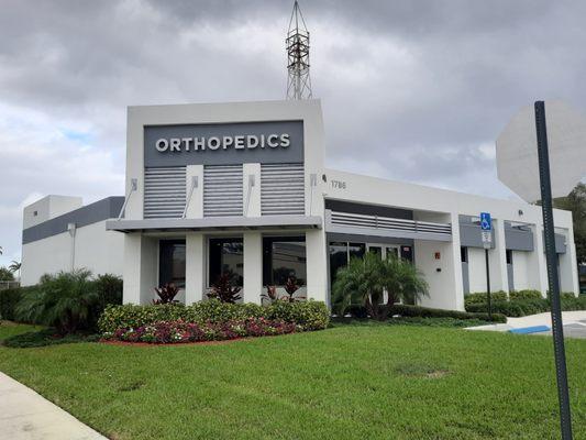 Toman Orthopedics 
 1786 NW 2nd Ave
 Boca Raton, Fl 33432