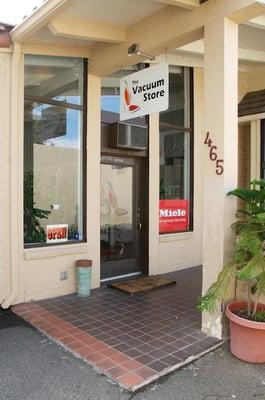 As of August 2012, the Vacuum Store in Los Gatos has expanded to the front suite at 465 North Santa Cruz Ave.