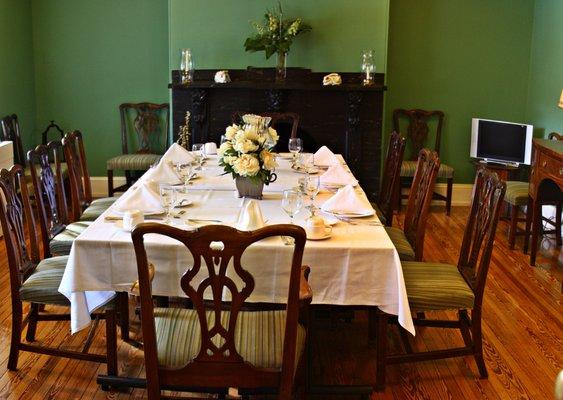 The Breakfast Room at Wyndham Alumnae House.