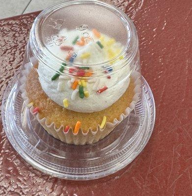 Vanilla & dulce de leche cupcake w/ confetti sprinkles