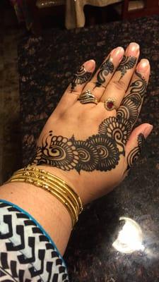 Black henna design