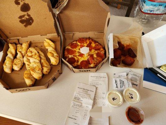 Personal pizza, garlic bread twists, burnt boneless wings