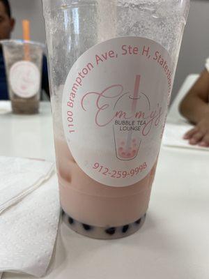 Strawberry Green milk tea Tapiocas is so yummmmy 10/10 recomend