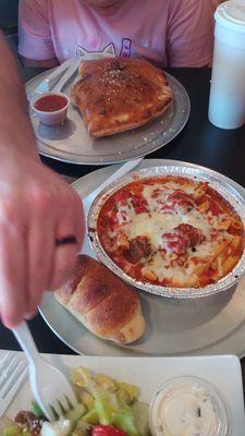 Ziti with meatballs and calcine