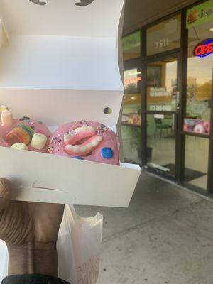 Four Seasons Donuts