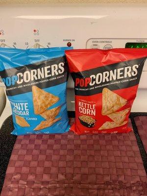 POP CORNER S White Cheddar and Kettle Corn Seeet & Sakty Chips.