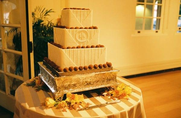 the yummiest wedding cake