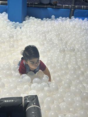 Ball pit