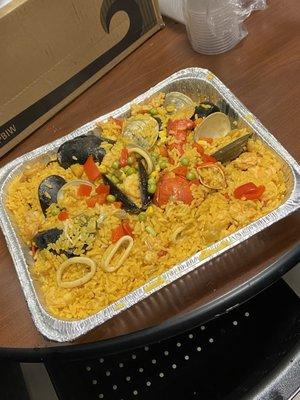 Seafood paella