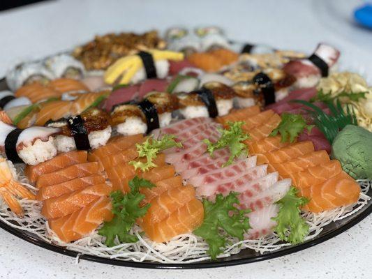 Medium Sushi/Sashimi Party Platter