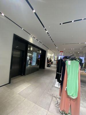 Lower level elevator area, Zara Fifth Avenue NYC