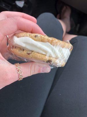 Cookie ice cream sandwich