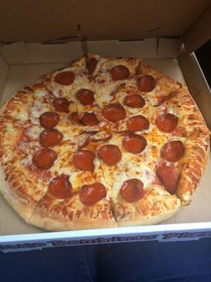 Large pepperoni pizza