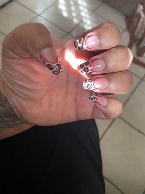 Leopard nails