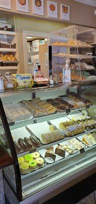 Sponge Cake w/Bavarian Crene & Coconut (top left)