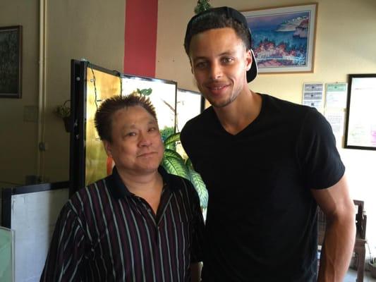 NBA Champion & MVP Stephen Curry with our masseur Jeff after treatment