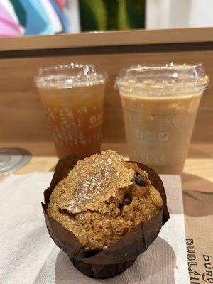 Pumpkin chip muffins with latte & tea/lemonade