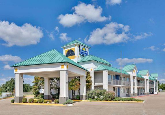 Days Inn & Suites By Wyndham Bentonville