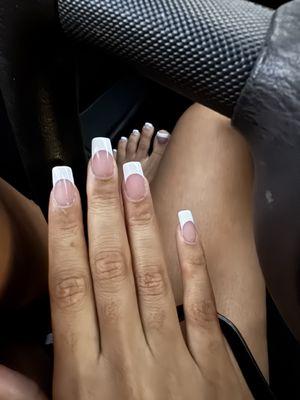 Full acrylic set and toes in the style French tip!