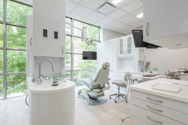 Rinaldi Dental Arts cosmetic dentistry room