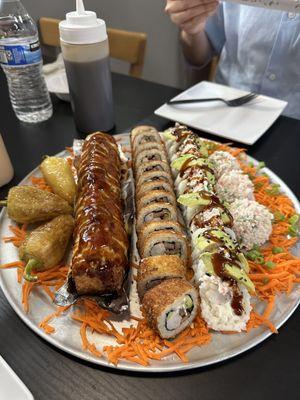 Tres Chiles roll, Mar y Tierra roll (fried), Guamuchilito roll