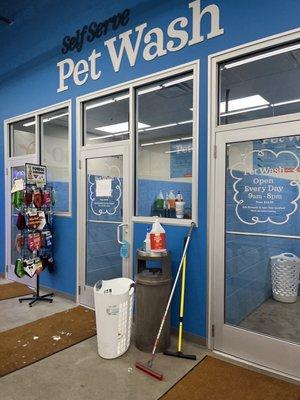 Self service pet wash