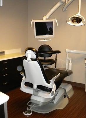 State-of-the-art equipment allows us to show you pictures and xrays while we explain your treatment plan to you.