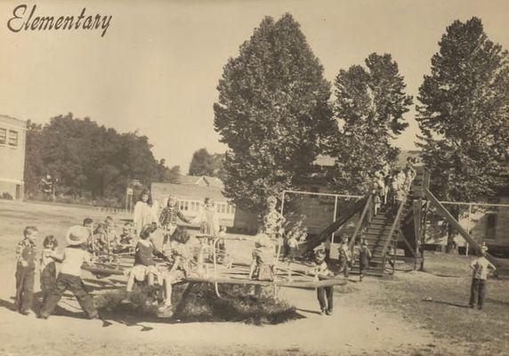 1952 photograph of the playground.