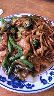 Chow main with chicken broccoli and onions