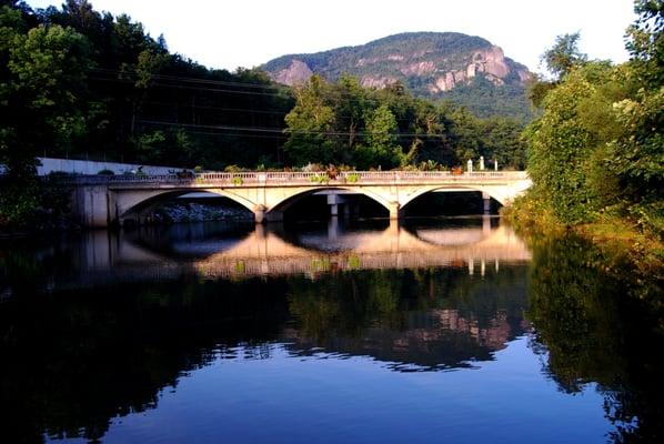 Within walking distance to the popular "Flowering Bridge"