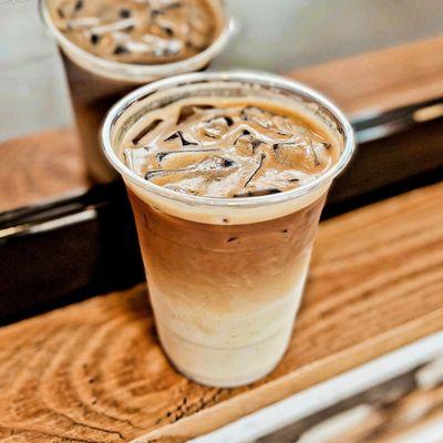 Iced Chai Latte

Our partner Charlie Joe Chai can be ordered with whole milk or an alternative milk on ice