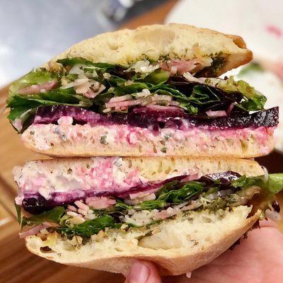 Beet sandwich