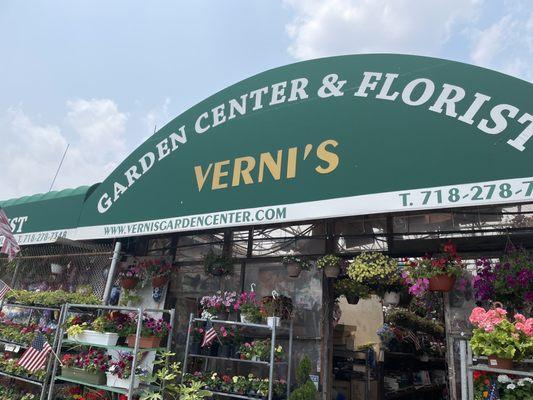 Verni's Garden Center & Landscaping