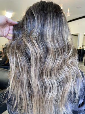 (After photo) Ashy full balayage