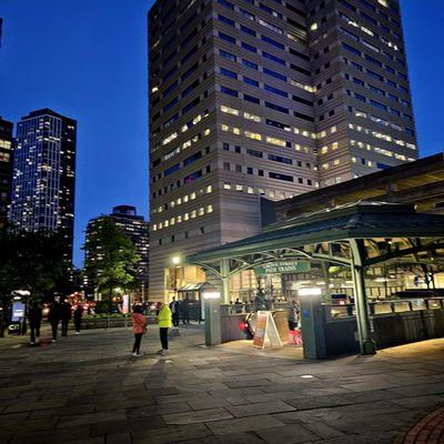 Newark Avenue Pedestrian Plaza