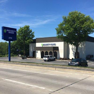 The Security Bank of Kansas City branch at 1304 US-169 in Smithville, MO.