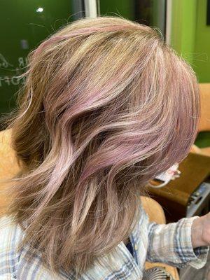 Texture bended waves and a tasteful splash of rose pink