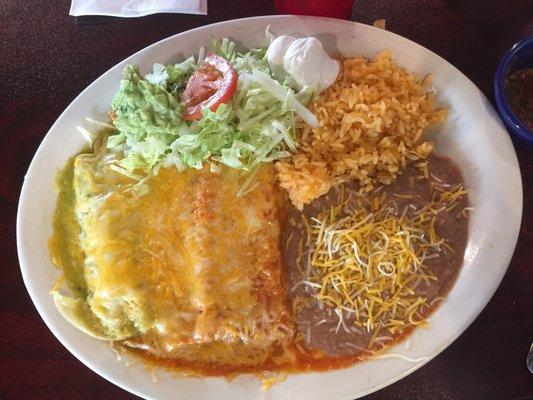 Enchilada plate was super yummy. I also love the salsa. The servers were attentive and the food served quickly.