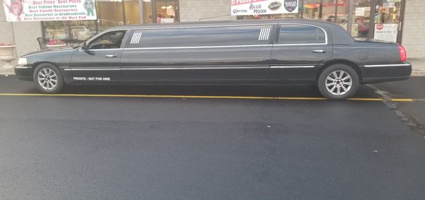 Lg 9 passenger limousine