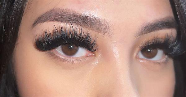 Mega volume lashes