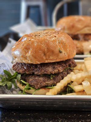 High quality wagyu blend with sirloin, herb aioli, arugula, and toasted brioche bun.