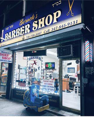 Borukh barbershop located 1008 Avenue Brooklyn New York. Highly recommended the best spot for booking  call 718-758-5187.