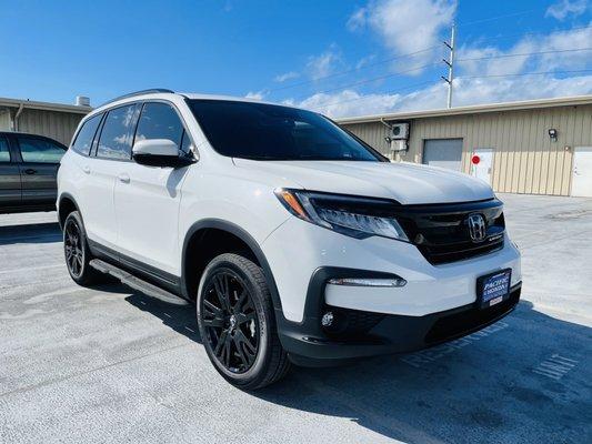 Installed a readylift SST 2.5" lift kit on my wife's brand new Honda Pilot. Just missing some aftermarket wheels ant meatier tires