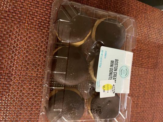 These are the incredibly delicious donuts I always order from Ralph's in lots of 3